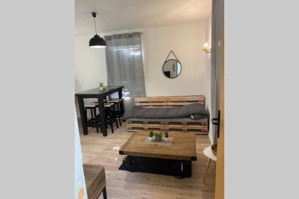 Charmant Petit Studio Au Coeur De Figeac Lejlighed Eksteriør billede